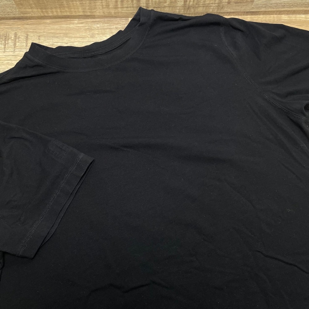 Vuori Mens Strato Tech Tee Performance Crew Neck Short Sleeve T-Shirt Black - Picture 1 of 7